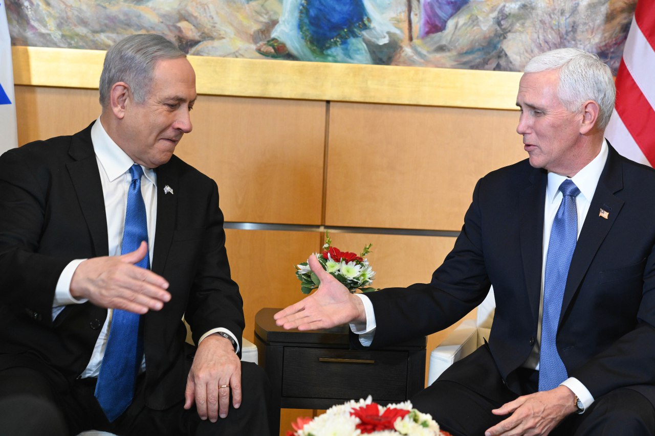 Израильская Правда. Майк Пенс, бывший вице-президент США, прибудет на этой неделе в Израиль с визитом солидарности и поддержки.