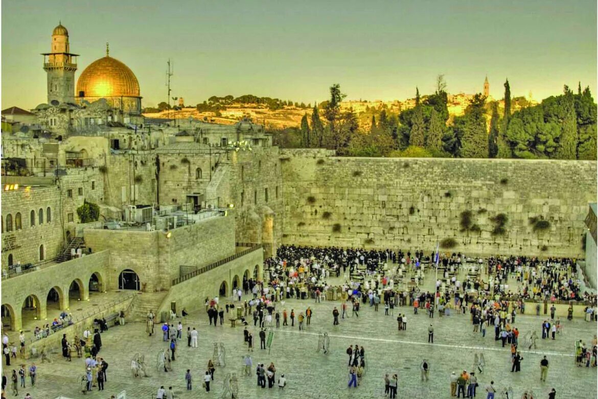 Израильская Правда. Десятки тысяч людей приняли участие в молитве у Стены Плача