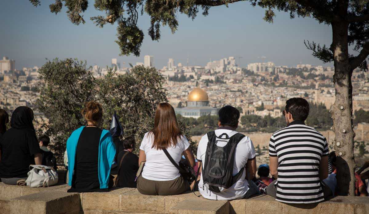 Израильская Правда. В феврале этого года в Израиль въехало 68 100 туристов, что больше, чем ….