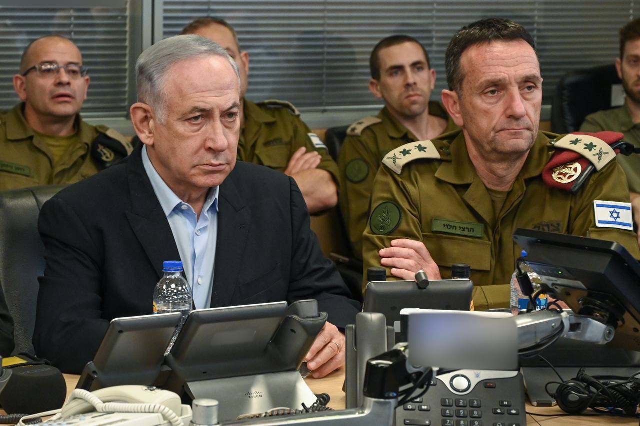 Израильская Правда — Биньямин Нетаниягу наблюдал за ударом по хуситам из штаба ВВС