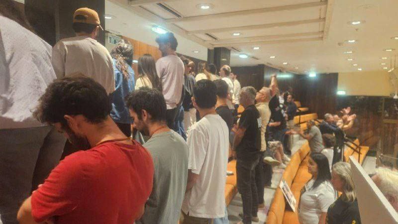 В кнессете произошла символическая акция протеста: родственники погибших солдат и жертв трагедии 7 октября