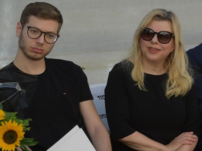 Сара и Яир улетели на родину из Майями со второго раза