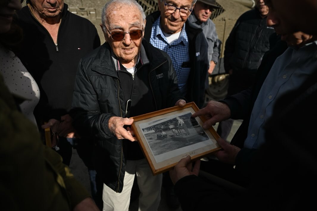 Генерал отметил свое 102-летие на заводе, где стоял у истоков создания танка «Меркава»