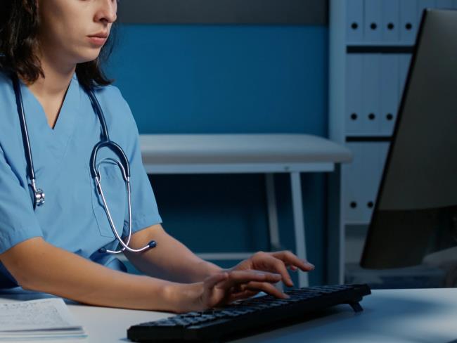 В «Ихилов» запустили сервис онлайн-консультаций перед приездом в приёмное отделение