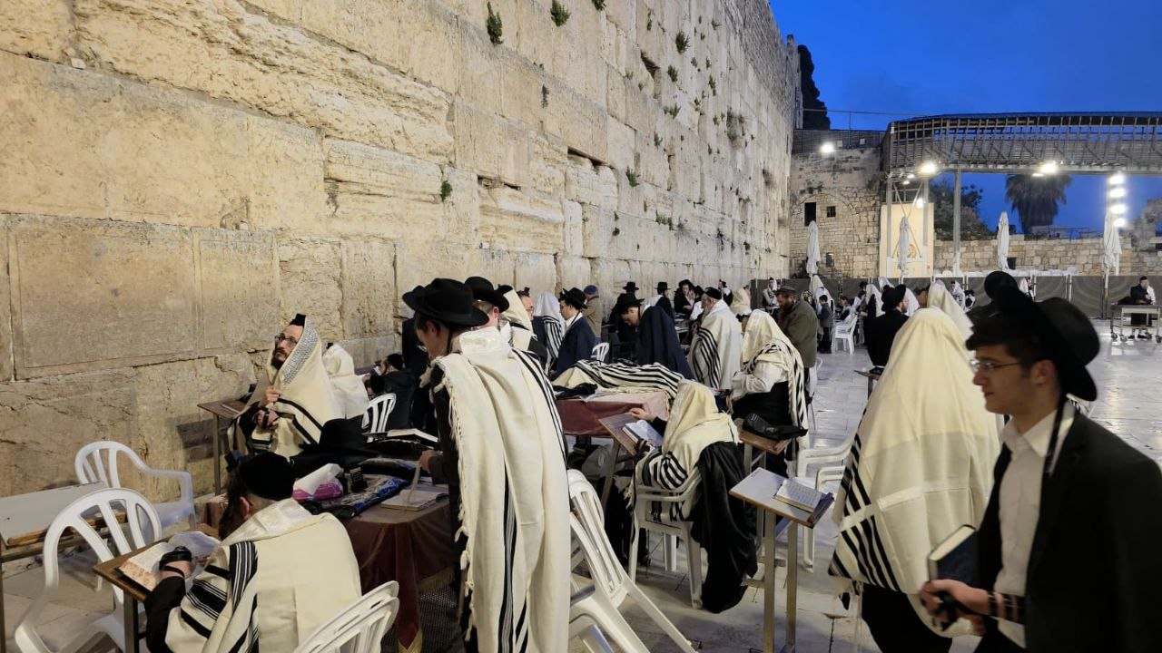возобновились в полном объеме посещения и молитвы у Стены плача в Иерусалиме.