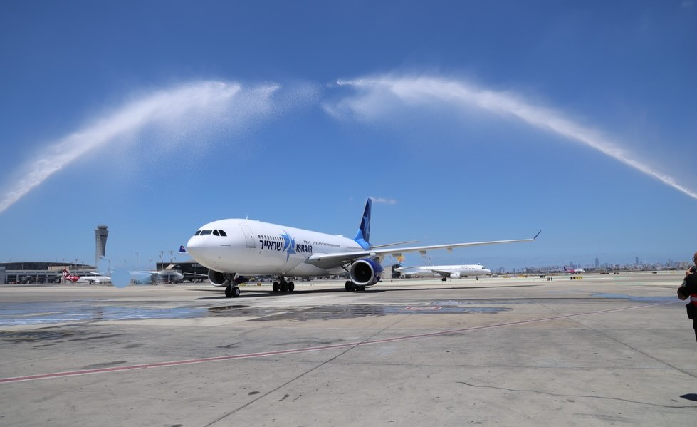 первый самолёт A330, принадлежащий компании «Исраэйр», приземлился в Израиле! 